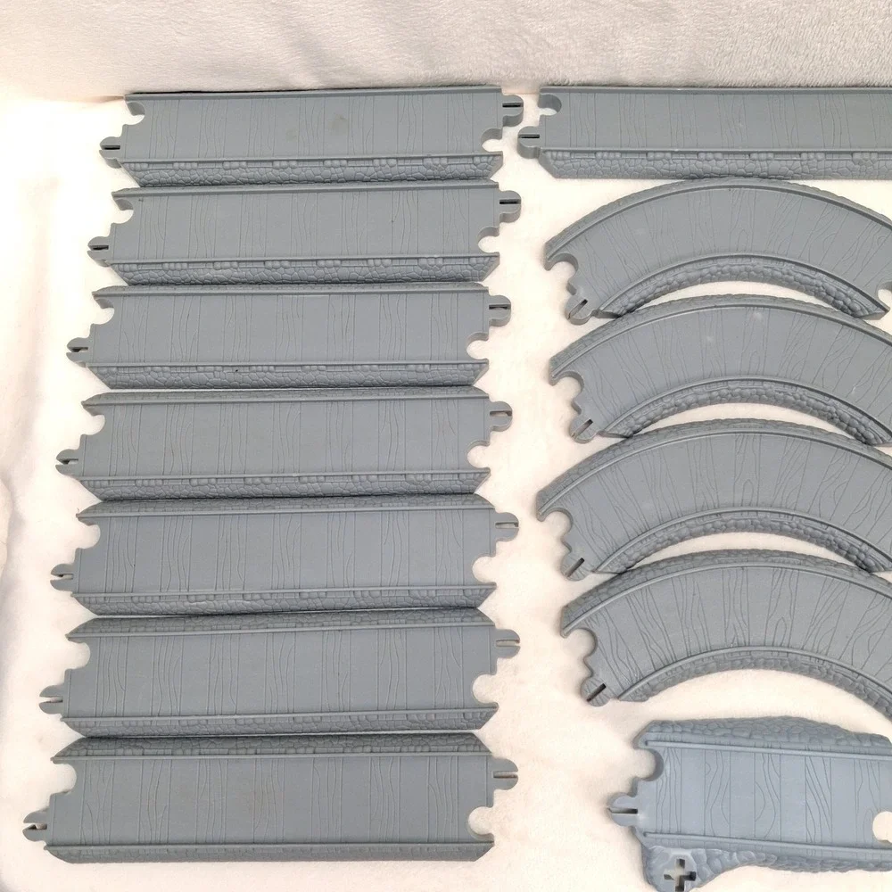 2002/2003/2004  Thomas And Friends Track Pieces- Learning Curve - Gullane LOT